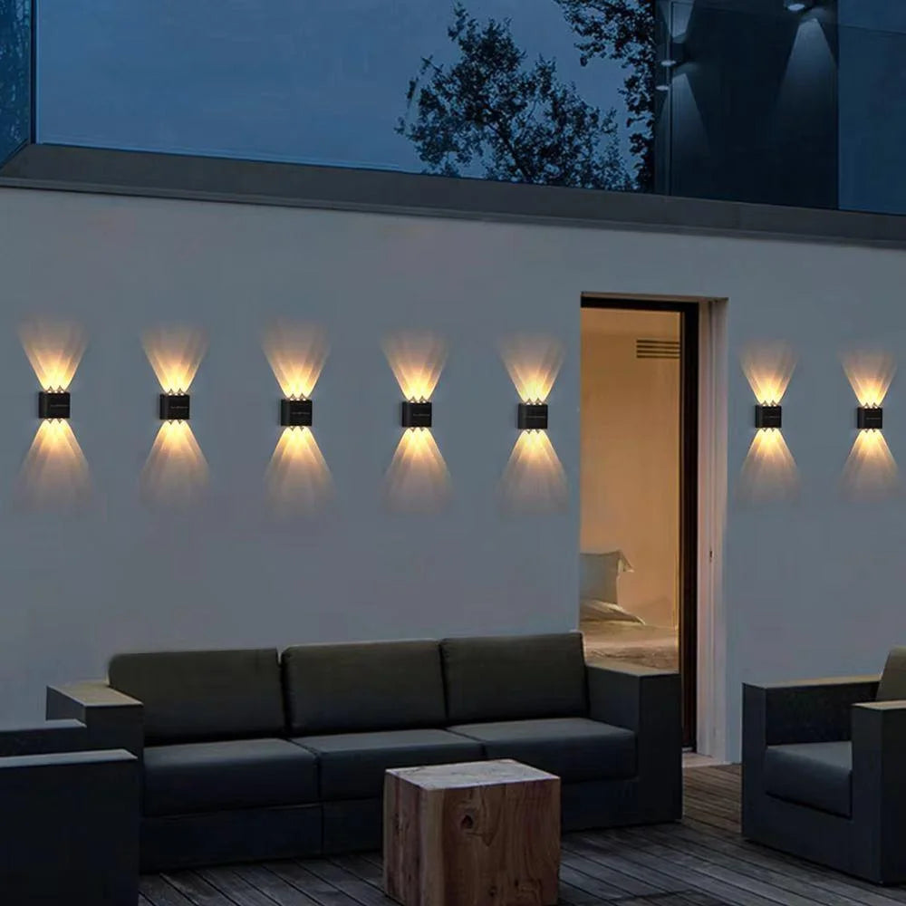 Lampada Solare LED da Esterno con Sensore Crepuscolare – Illuminazione da Parete | Kekkomania Shop